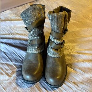 Mukluks Brown Combat Boots with Knit Cuff